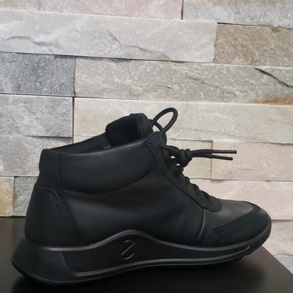 Ecco Flexure Runner Sneakers - Picture 13 of 14